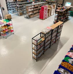 Salg af varelager på festartikler 