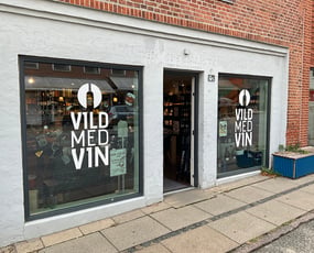 Rønde Vild med vin butik sælges SPOTPRIS