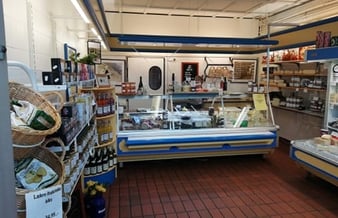 Ostebutik i attraktivt butikscenter i Århus N - 28 års ejerskab