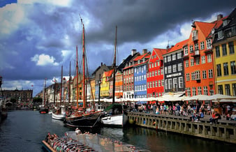 Sikkert cashflow , Ejendomsportfolio indeholdende velbeliggende detailejendomme i københavn med udviklingspotentiale - EBITDA ca. 1.000.000.- DKK 