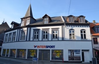 Investeringsejendom med mange muligheder på AA placering i Nykøbing F centrum