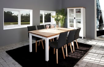 Møbel webshop med 2015 omsætning på kr. 5.000.000 excl. moms.