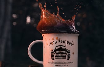 Webshop med salg af Citat, artwork Kaffe Krus - Print On Demand aftale på plads