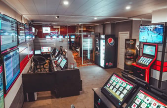 [AKUT SALG) Byens bedste Sportsbar med spillehal midt i Horsens 