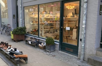 Skobutik ved Nørreport - Fiolstræde har dagligt et flow på omkr. 8000 passerende om dagen