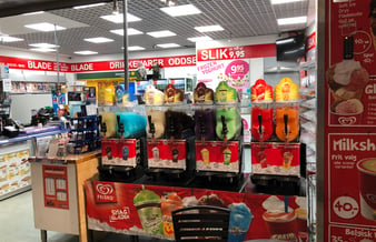 Kiosk med tilhørende spillehal til salg