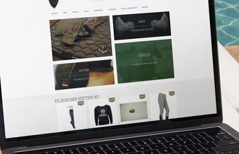 Webshop Mosbæk Rideudstyr - Årlig omsætning: 375.000 kr.  - Organisk trafik: 43,62% - Til salg for 30.000 kr.