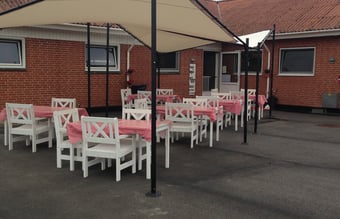 FISKEBUTIK , CAFE, RØGERI SAMT FASTE  FISKETURE TIL FISKEBIL ...UDLEJES - fortsat i drift og en unik mulighed... Kom frisk 