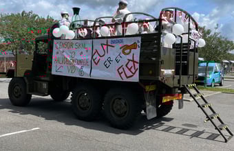 Mindre Studenterkørselsvirksomhed med 2 lastbiler til salg!