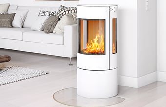 Webshop med pejse, brændeovne mv. omsatte i 2017 for 8 mio. dkk - stabil dækning på 35-36%.