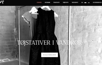 Webshop med salg og udlejning af rustikke tøjstativer i vandrør træ.