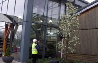 jysktagrenderens.dk - Servicevirksomhed ude & inde med speciale i tagrenderensning