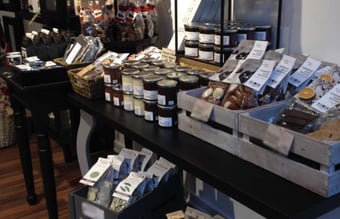 Butik med delikatesser til salg, A++ placering større by i Midtjylland med stabil omsætning og indtjening.