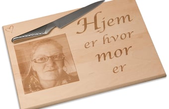 Veletableret virksomhed med høj omsætning søger ny ejer. Salg via 5 Webshops, i 3 lande, inkl. egen produktion af  niche produkter - GRAVERING