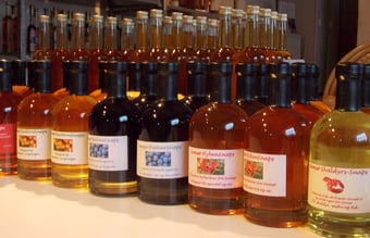 Flytbar produktion af spændende vin/spiritus-produkter solgt i over 200 butikker. 