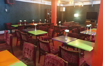 400m2 cafe/restaurant i Bogense til salg - God central beliggenhed. Både inde- og udeservering.