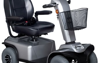 24 år gammel el-Scooter firma med 800 kunder