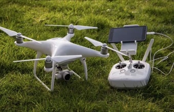 Dronevirksomhed indenfor bygge -og anlægsbranchen med aktive kunder - Overskud på 174.900 kr. 2019