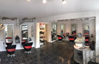 Frisørsalon til afståelse i indre by (KBH) - Omsætning ligger på omkring 837.000kr,- årligt - Husleje: 10.000 kr.