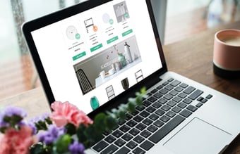 Interiør webshop - Total omsætning: 643.000 kr  - Omsætning de sidste 2 måneder: 205.000 kr