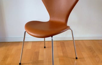 Fuldt kørende eksklusiv webshop og supply chain med salg af nye og brugte Arne Jacobsen Syver stole