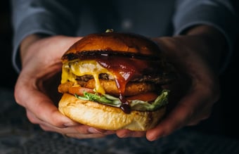 Burger & Cocktailbar i Sønderborg med omsætning sælges