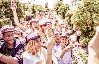 Studenterkørsel: En sund forretning med 100.000kr. i årlig overskud  og omsætning på ca. 1.000.000 kr.