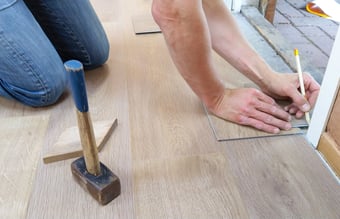 Gulvbutik der har været igang i 28 år. - Vi har mange erhvervskunder som vi har serviceret i mange år.