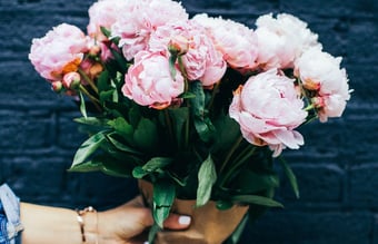 Lækker Blomsterbutik med byens bedste placering - Årets resultat 416.353 kr.