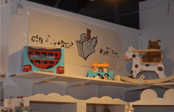 Veldrevet specialbutik i center.