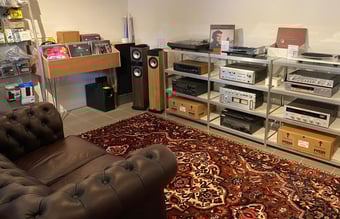 Elektronikbutik med eget værksted - Vintage Hi-Fi, tilbehør, vinylplader