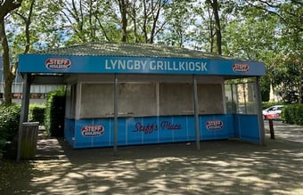 Unik og charmerende grillkiosk sælges til højestbydende