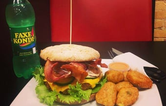 Nyt burgerkæde koncept til salg! Overskud knap 900.000 DKK i 2016 efter ejers løn - Franchise klar