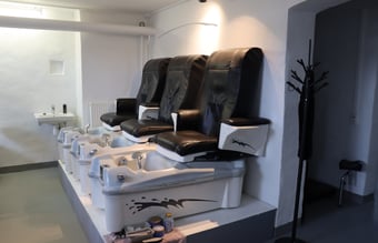 Negle salon med fantastisk placering i København