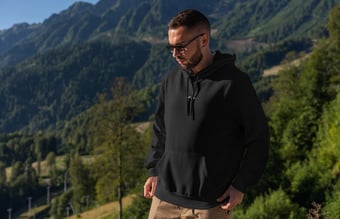 Online tøjbutik med varelager - Minimalistiske, luksuriøse og økologiske tshirts og hoodies