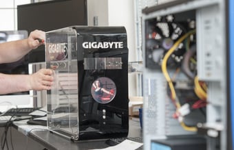 IT service virksomhed + inventar + stor kunde database