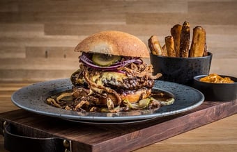 The Burger Joint ApS til salg med forretningsforbindelser mv.  - 6000 følgere på facebook.