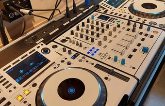 Salg, service og reparation af DJ udstyr 