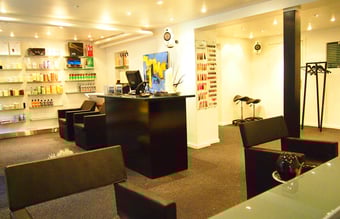 Sund og solid frisørforretning midt i Aarhus C med god kundebase 