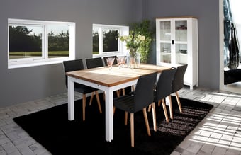 Møbel webshop med 2015 omsætning på kr. 5.000.000 excl. moms.