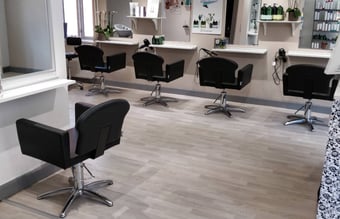 Frisør salon i Borup til salg - Overskud på 634.000 kr. 