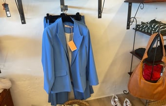 Dametøj detail, sælges i dansk provinsby. - Omsætning 2021: 1,2 mio dkk