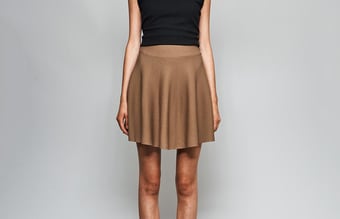 Tøj-restlager sælges