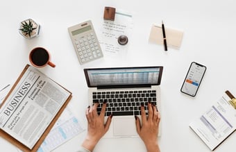 Bogføring- og regnskabsvirksomhed - Årlig afkast 1.9 mio kr. - Omsætning 3.8 mio kr. 