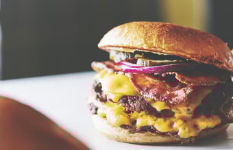 Økonomisk stærk og arbejdsom partner søges til Mast burger er en take away forretning i Helsingør.