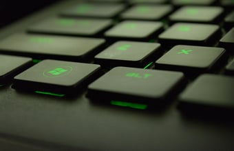 Virksomhed som sælger gaming computere i kæmpe vækst