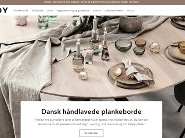 Woody Design – Webshop med plankeborde og bæredygtige designmøbler (dropshipping, ingen lager)