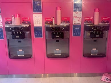Ny pris ved overtagelse fx 1/9-2022. Yogo Århus - Omsætning: 1.600.000 kr. - Frozen Yoghurt, bland-selv-slik, kaffe mm.