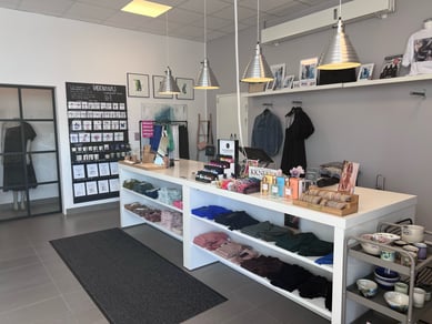 Facebook + IG kanal fra Modetøjsbutik til kvinder med 16000 følgere