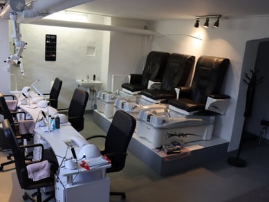 Negle salon med fantastisk placering i København